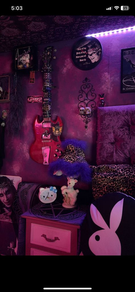 Goth Inspired Bedroom, 90s Goth Bedroom, Soft Goth Room Aesthetic, Alex Russo Bedroom, Goth Room Inspiration, Prefect Aesthetic, Y2k Apartment Bedroom, Dark Y2k Room, Emo Living Room