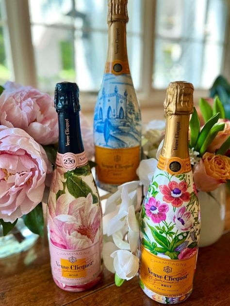 Decorated Wine Bottles, Boho Painted Champagne Bottle, Champagne Bottle Painting Wedding, Painted Mini Champagne Bottle, Painted Champagne Bottle Wedding, Floral Painted Champagne Bottle, Lamarca Prosecco, Custom Champagne Bottle, Veuve Clicquot Champagne