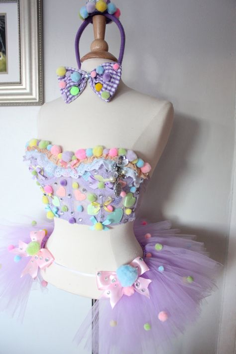 Diy Outfits, Candy Costumes, Rave Babe, Edc Outfits, Rave Costumes, Rave Girl, Rave Fashion, Candy Girl, Rave Festival