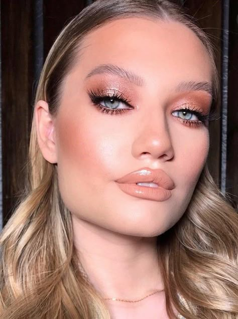 Make Rose Gold, Social Media Post Ideas, Evening Eye Makeup, Red Lips Makeup Look, Maquillage On Fleek, Celebrity Makeup Looks, Cute Eye Makeup, Classic Makeup, Glam Makeup Look