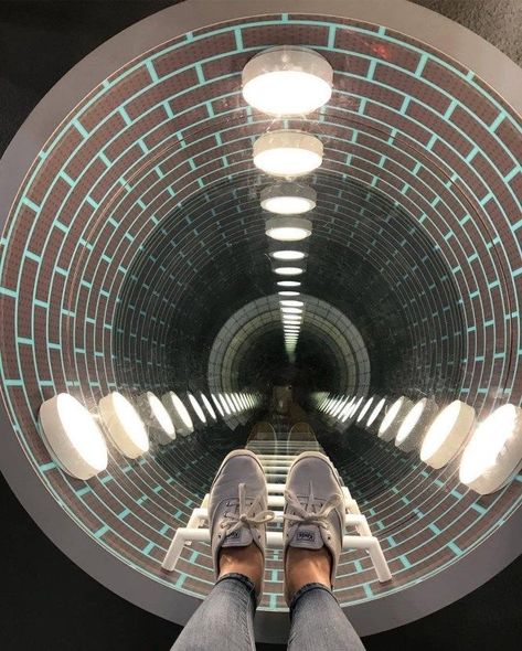 Infinity Mirror Table, Museum Of Illusions, Hidden Door Hinges, Infinity Table, Mirror Illusion, Led Lamp Design, Selfie Wall, Maze Design, Interactive Museum