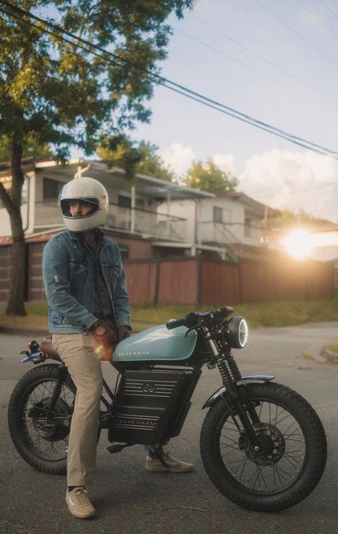 The Beachman 64 Electric Cafe Racer Has 90km of Range Electric Cafe Racer, Blundstone 585, Custom Bikes Cafe Racers, Vintage Cafe Racer, Retro Cafe, Best Bike, Retro Bike, Custom Cafe Racer, Cafe Racer Bikes