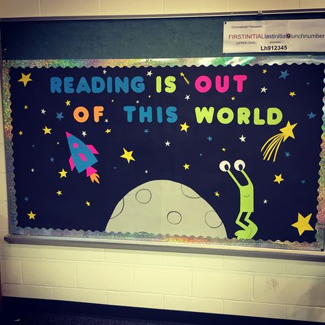 Reading is out of this world library reading billeting board Among Us Library Display, High School Boards Bulletin Ideas, Library Theme Classroom, Funny Library Bulletin Boards, Halloween Library Programs, Library Bulletin Board Ideas Librarians, Graphic Novel Library Display, Among Us Bulletin Board, Gamer Classroom Theme