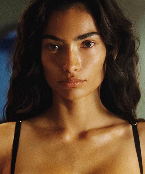 Italian Women Beautiful, Old Hollywood Aesthetic, Kelly Gale, Hollywood Aesthetic, Middle Aged Woman, Tough Woman, Cameron Hammond, Greek Women, Female Character Inspiration