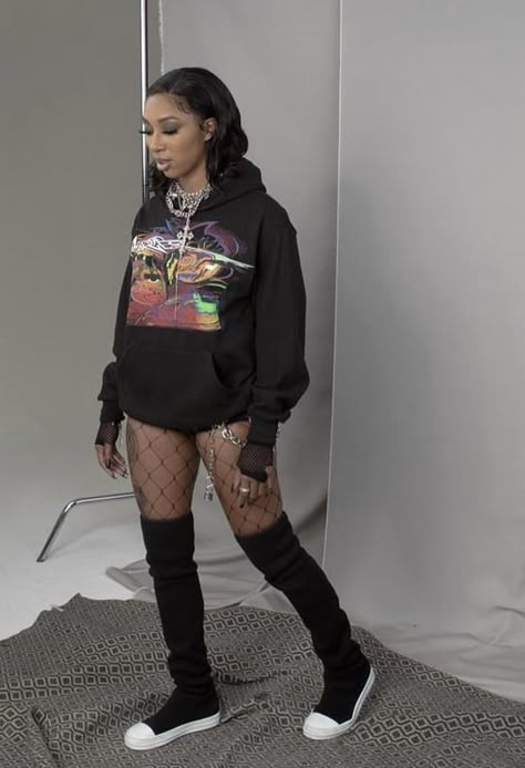 Concert Hoodie Outfit, Shorts Hoodie Outfit, Oversized Hoodie Outfit Black Women, Oversized Sweatshirt Outfit Black Women, A Boogie Wit Da Hoodie Concert Outfit, Black Women Hoodie Outfit, Chill Club Outfit, Hoodie Dress With Fishnets, Cold Weather Club Outfits