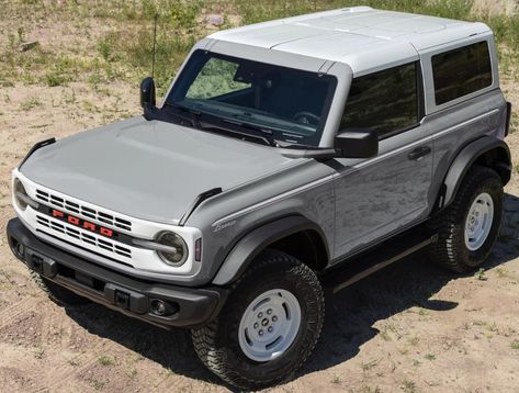 Ford Bronco Big Bend Heritage Edition Vintage Ford Bronco Black, Ford Bronco Big Bend, Bronco Big Bend, Ford Bronco Heritage, 80s Ford Bronco, Bronco Heritage, Vintage Ford Bronco Convertible, Ford Bronco 1970's, Ford Bronco Concept