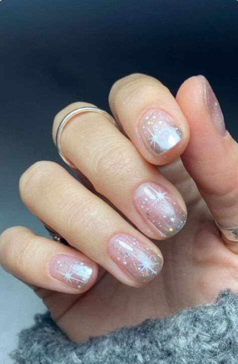 Festive Nails, Sheer Nails, New Years Eve Nails, Nagellack Trends, Manicure Gel, Silver Nail, Shiny Nails, Star Nails, Festival Nails