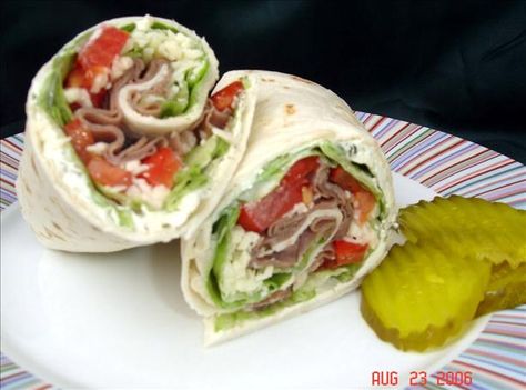 Awesome Angus Roast Beef Wraps from Food.com: DH and I have been experimenting with wraps lately, I came up with this and DH absolutely loved it and suggested I post it. Roast Beef Wrap, Sandwich Wraps Recipes, Wraps Recipes, Beef Wraps, Easy Keto Meal Plan, Flour Tortilla, Roast Beef Sandwiches, Sandwich Wraps, Cheese Stuffed Peppers