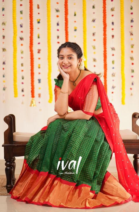 Bottle Green Blouse, Saree Red, Casual Indian Fashion, Shade Of Red, Red Saree, Skirt And Blouse, Bottle Green, Green And Red, Red Silk