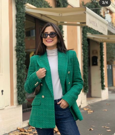 Green Tweed Blazer Outfit, Green Tweed Jacket Outfit, Tweed Blazer Outfit, Green Blazer Outfit, Plaid Blazer Outfit, Tweed Jacket Outfit, Blue Dress Outfits, Casual Work Attire, Jacket Outfit Women