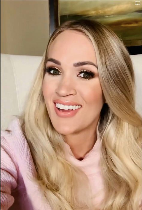 Carrie Underwood Makeup, Carry Underwood, Carrie Underwood Pictures, Carrie Underwood Style, Aj Cook, Carrie Underwood Photos, Mother Pictures, All American Girl, New Photo Download