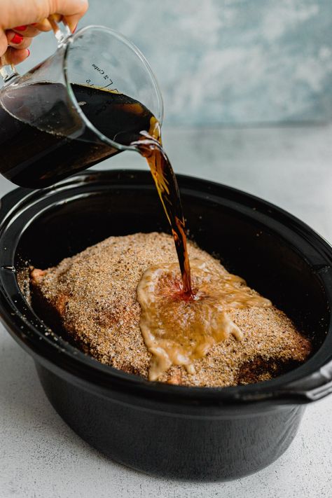 Pulled Pork Instant Pot Recipe, Pulled Pork Slow Cooker, Pork Slow Cooker, Pork Roast Crock Pot Recipes, Slow Cooker Pork Shoulder, Easy Pulled Pork Recipe, Instant Pot Pulled Pork, Pulled Pork Recipe Slow Cooker, Slow Cooker Pork Roast