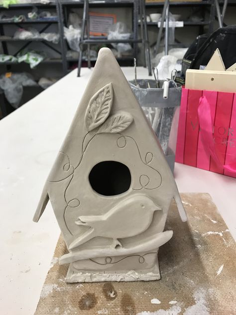 Bird House Ceramics, Clay Bird Houses Pottery, Pottery Bird Houses Handmade, Ceramic Birdhouse Handmade, Clay Bird Houses, Birdhouse Template, Clay Birdhouse, Pottery Birdhouse, Homemade Bird Houses