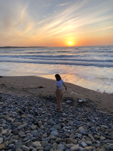 Irish Beach Aesthetic, Ireland Beach Aesthetic, Ireland Summer Aesthetic, Irish Summer Aesthetic, Irish Girl Aesthetic, Sp Background, Irish Aesthetic, Irish Summer, White Shirt Outfit