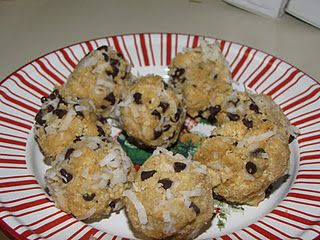 Porcupine balls - coconut, graham cracker crumbs, chocolate chips, and sweetened condensed milk - easy! Porcupine Balls, Chocolate Crackle Cookies, Italian Fig Cookies, Ball Cookies, Fudge Stripe Cookies, Crackle Cookies, Oreo Cheesecake Cookies, Fig Cookies, Sweet Condensed Milk