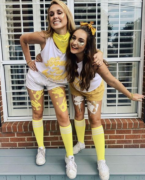 Yellow Pep Rally Outfit, Black And Gold School Spirit Outfits, Black And Gold Spirit Day, Yellow Team Spirit Outfits, Black And Gold Spirit Week Outfits, Black And Gold Football Game Outfit, Yellow Themed Outfits, Gold Theme Football Game Outfit, Yellow Spirit Day