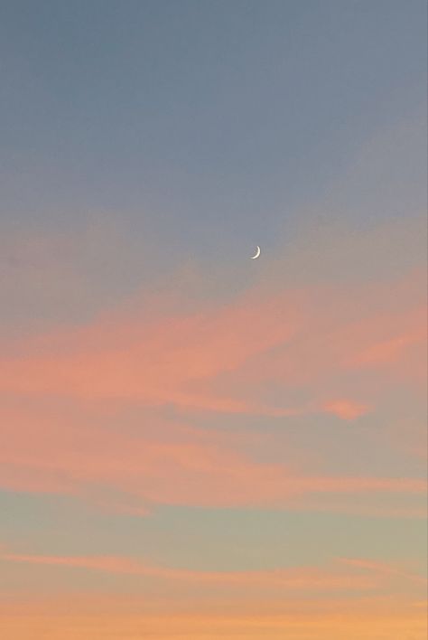 Sunset Aesthetic Ipad Wallpaper, Neutral Sunset Aesthetic, Pastel Sunrise Aesthetic, Minimal Sunset Wallpaper, Widgets Sunset Colors, Sunset With Moon Aesthetic, Beige Sunset Aesthetic, Moon At Sunset, Sunset Phone Theme