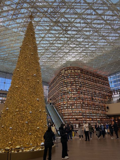 Starfield Library, Seoul, Christmas