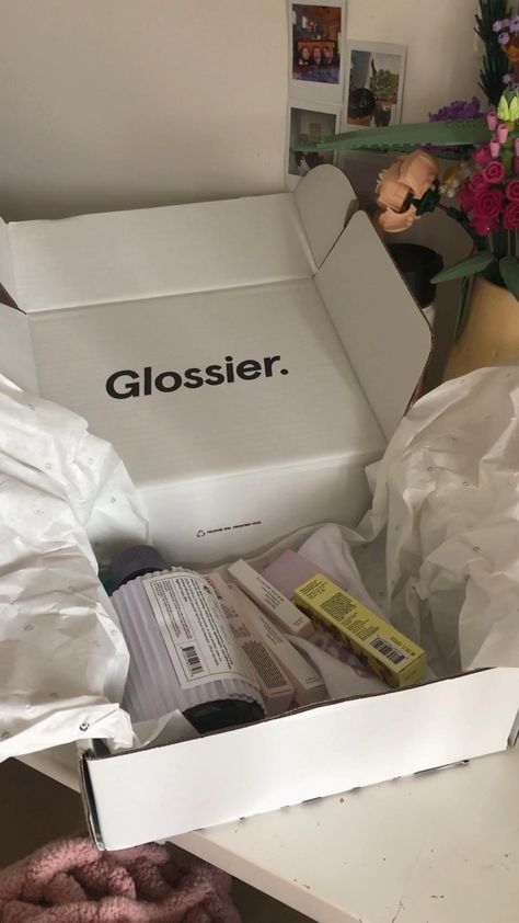 video:
 • unboxing video
 • glossier summer haul
 • summer glossier unboxing
 • unboxing makeup
 • unboxing skincare
 • glossier haul
 • glossier products
 • glossier unboxing 
 • glossier wear unboxing
 • glossier wear
 • trendy skincare
 • aesthetic products Product Review Video Ideas, Cosmetic Unboxing, Product Reels Instagram Ideas, Glossier Unboxing, Skincare Aesthetic Products, Ucg Content, Glossier Videos, Unboxing Skincare, Glossier Haul