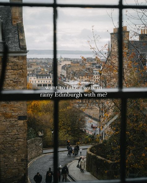 POV: walking around Edinburgh with your favorite person ✨ Who would you explore Edinburgh with?? Here’s just a couple captures from rainy autumn walks last year in Edinburgh 🤍. I so rarely post photos here nowadays but there’s so many I’d love to share with you! Do you enjoy seeing photos here? 📸 🌧️🍁🧣☕️ #cozyhome #cozyvibes #fallvibes #rainyday #autumnvibes #darkacademia #edinburgh #visitscotland #slowliving #theprettycities #bookish #moodygrams #fallcolors #fujifilm #travelpics #ig_edinburg... Edinburgh Couple Photos, Edinburgh Autumn, Edinburgh Winter, Scotland Aesthetic, Rainy Autumn, Visit Scotland, Scotland Travel, Autumn Season, Fall Aesthetic