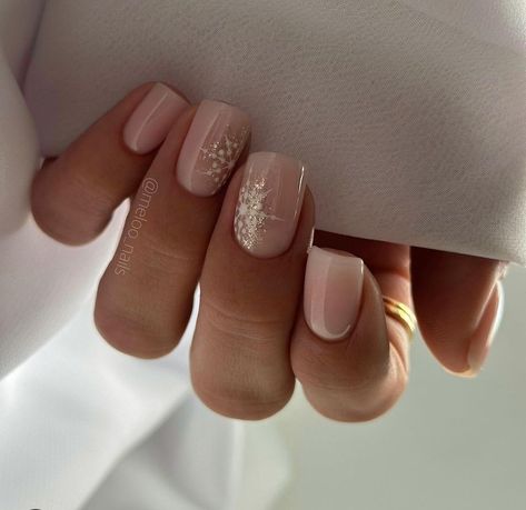 Nails Subtle, Engagement Nails, Christmas Gel, Milky Nails, Paint White, Romantic Nails, Subtle Nails, Claw Nails, Cute Christmas Nails