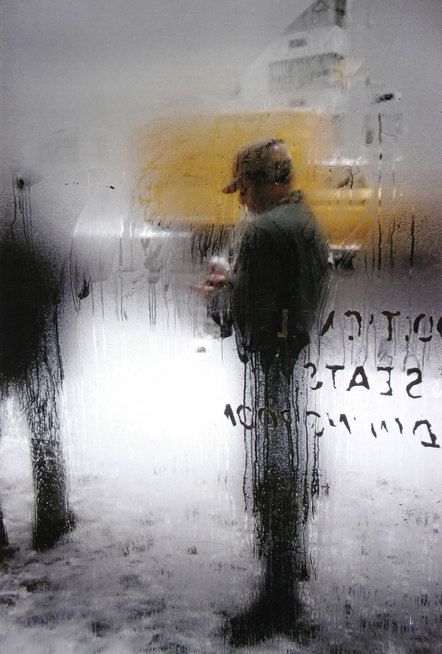 Famous Street Photographers, Saul Leiter Photography, Saul Leiter, Diane Arbus, Photographers Gallery, New York School, Foto Art, Street Photographers, Documentary Photography