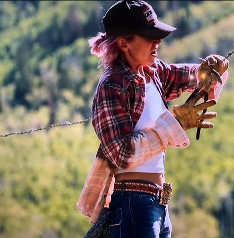 Teeter Yellowstone, Kimes Ranch, Barrel Racer, Blue Moon, Television Show, Celebrities Female, Work Wear, Two By Two, Tv Shows