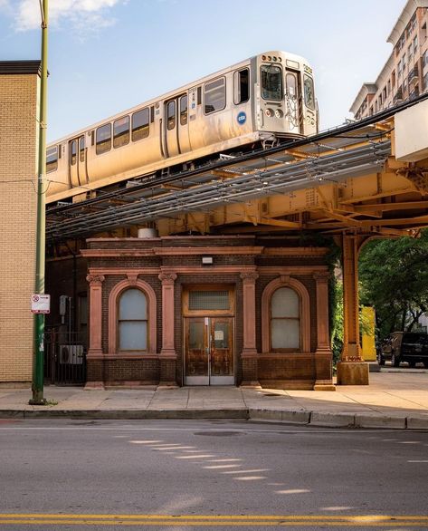 Old Town Chicago, Chicago Transit Authority, Calumet City, Chicago Downtown, Chicago Vintage, Railroad Art, Chicago History, Downtown Chicago, Urban Spaces