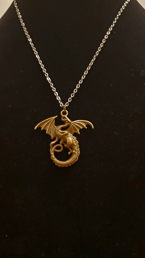 Dragon+Chain+Necklace Gold Dragon Necklace, Bronze Chain Necklace, Dr Jewelry, Cute Necklaces, Random Style, Gold Dragon, Dragon Necklace, Dragon Pendant, Cute Necklace