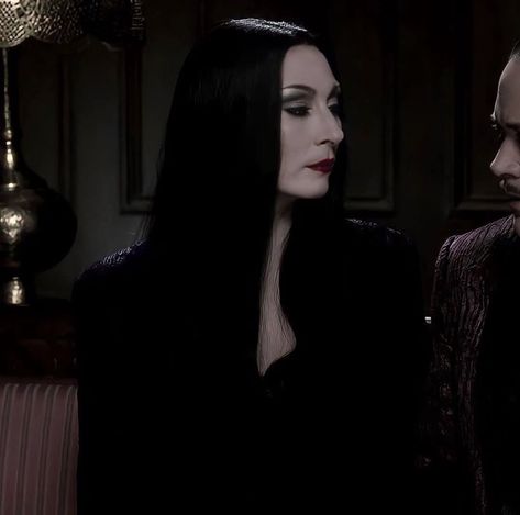 Sade Aesthetic Wallpaper, Real Vamp, Edgy Pfp, Addams Family Morticia, Morticia Gomez, Morticia And Gomez Addams, Morticia And Gomez, Gomez And Morticia, Gomez Addams