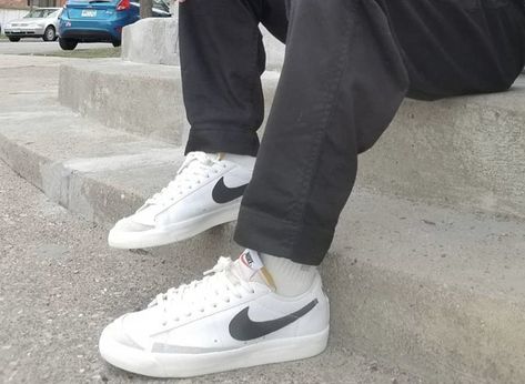 Nike Blazer Low Outfit Men Shorts, Low Top Blazers Nike Outfit, Nike Blazer Low Platform Outfit, Low Top Blazers Nike, Tenis Nike Blazer Low Platform, Nike Blazer Low Sacai White, Nike Blazer Low 77, Platform Outfit, Nike Blazer Low