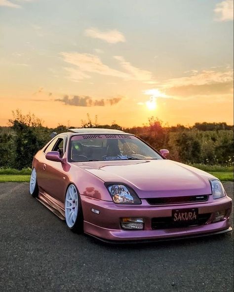 Stick Shift Cars Vehicles, Old Jdm Cars, Old Honda Civic, Volkswagen Beetle Decor, Honda Prelude 5th, 90s Japanese Cars, 2001 Honda Prelude, Slammed Cars, Jdm Honda