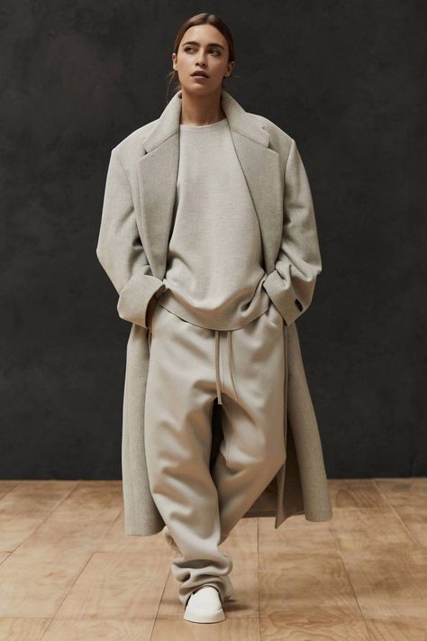 Relax Pants, Cashmere Jacket, Wool Overcoat, Cycling Fashion, Wool Turtleneck, Minimalist Wardrobe, Winter Trends, Traditional Fashion, Fear Of God