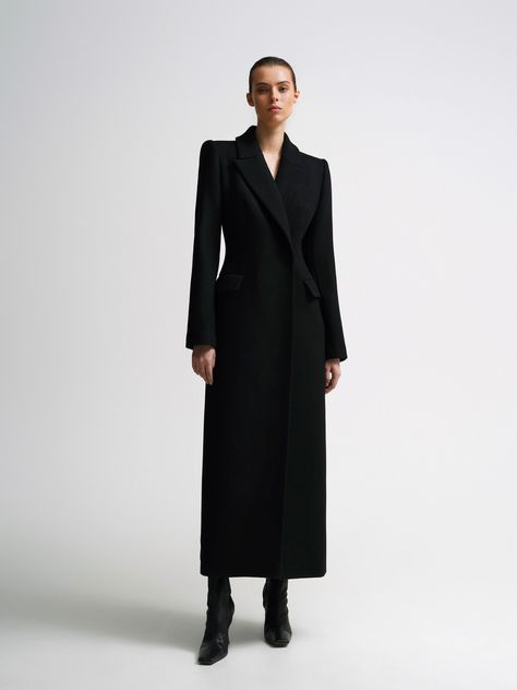 Black Coat Aesthetic, Black Coat Outfit, Long Suit Jacket, Elegant Girls, Slim Fit Coat, Coat Trends, Future Clothes, Fitted Coat, Effortlessly Chic Outfits