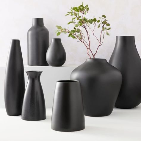 Post Image Tropical Victorian, Jazz Speakeasy, Black Vase With Flowers, Luxe Goth, Black Vases, Black Ceramic Vase, Black Pottery, Chinese Porcelain Vase, Pottery Vases