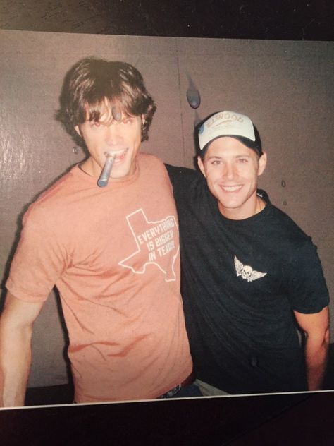 Jared Padalecki ‏@jarpad   #WackyWinchesterWednesday (Ok. Not THAT wacky, but 10 years younger!!) #SPNFamily #AKF Jared Padalecki 90s, Team Dean, Gilmore Girls Dean, Gilmore Guys, Tv Memes, Supernatural Episodes, Jensen Ackles Jared Padalecki, Tv Supernatural, Jared And Jensen