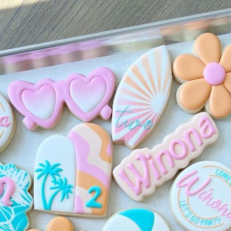 Malibu Barbie Cookies Decorated, Malibu Barbie Cupcakes, Malibu Barbie Cookies, Barbie Cookies Birthdays, Malibu Barbie Cake, Barbie Malibu Birthday Party, Barbie Sugar Cookies, Malibu Barbie Party, Malibu Barbie Birthday Party