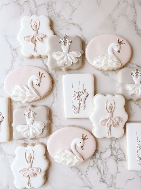 Ballet Baby Shower Ideas, Monaco Party, Fairytale Cakes, Ballet Cookies, Ballerina Baby Shower Theme, Romantic Wedding Cakes, Daisy Cookies, Country Cake, Vom Avea Un Copil