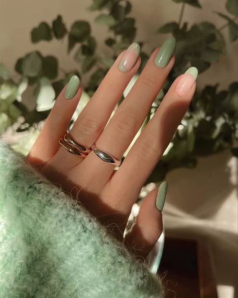 Nude Green Nails, Green Nails Black Women, Green Nude Nails, Nails Pictures Ideas, Light Green Nails Designs, Light Green Gel Nails, Pleasing Nail Polish, Nails For Dark Skin, Light Green Nails