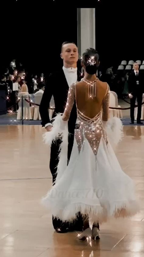 Ballroom Dance Dresses Standard, Latin Competition Dress, Ballroom Dance Outfits, Ballroom Dress Inspiration, Ballroom Standard Dress, Ballroom Competition Dress, Ballroom Dance Competition, Waltz Dress, Standard Dance