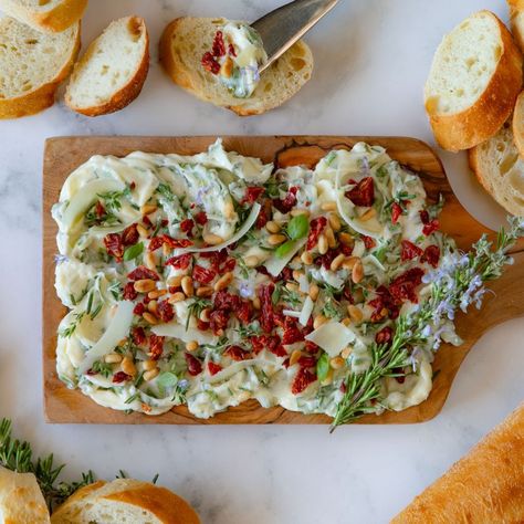 Italian Chacuritie Board Ideas, Italian Spread Parties, Spicy Butter Board, Italian Butter Board, Butter Board Recipes, Cream Cheese Board Ideas, Charcuterie Board Italian, Savory Butter Board, Butter Boards Charcuterie