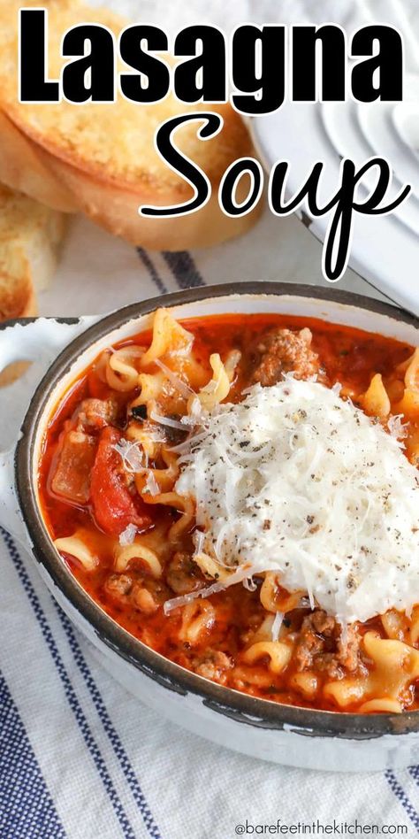 Lasagna Soup Meal Board, Lasagna Soup Recipe, Crockpot Dinners, Ground Beef Dishes, Lasagna Soup, Spicy Sausage, Cheese Topping, Clam Chowder, Crockpot Recipes Slow Cooker