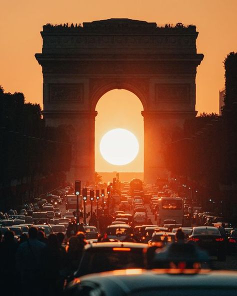 Manhattan Henge, City Sunrise, Instagram Paris, Europe Photos, Visit France, France Photos, Paris Photos, Big City, Best Vacations