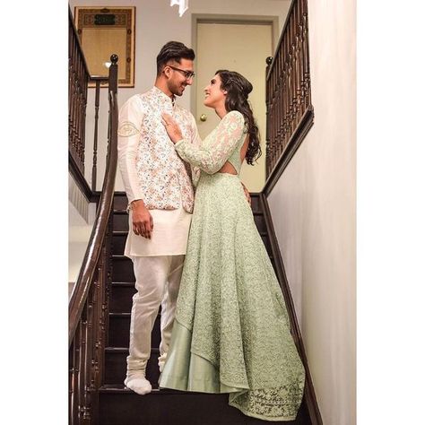 Prettiest Mint Green Lehengas That We Spotted On Real Brides! Pista Green Couple Dress, Mint Green Couple Outfits, Green Lehengas, Burgundy Lehenga, Mint Green Lehenga, Green Bridal Lehenga, Wedding Matching Outfits, Contrast Outfit, Green Lehenga Choli