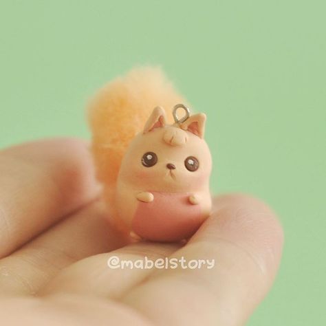 I designed a companion for the previous squirrel puff. This little one makes peanut butter jams ❤ The last one i made using air dry clay for its body. This time I substituted that with polymer clay ❤ #handmade #polymerclay #patreonreward #subscriptionbox #squirrelpuff  #Regram via @B8ZEXiYAzi- Squirrel Polymer Clay, Clay Squirrel, Clay Halloween, Cute Squirrel, Polymer Clay Dolls, Clay Animals, Clay Art Projects, Fimo Clay, Clay Dolls