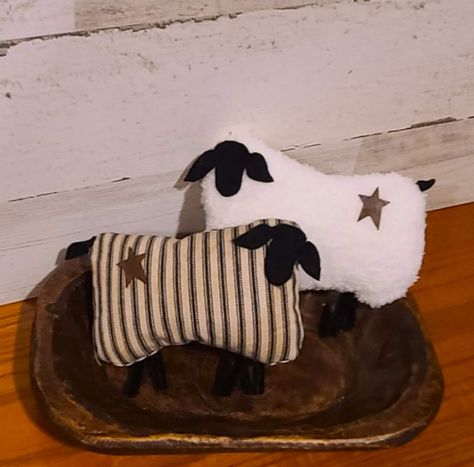 Primitive Bowl Fillers, Sheep Ornaments, Fabric Sheep, Mini Sheep, Primitive Country Crafts, Felt Sheep, Sheep Decor, Primitive Sheep, Christmas Decor Trends