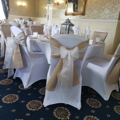 Rustic vibes for this wedding breakfast. Hessian with white organza bows. Lilac Wedding Theme, Hessian Wedding, Rustic Farm Wedding, Lilac Wedding, Teal Wedding, Rustic Weddings, Wedding Breakfast, Farm Wedding, Wedding Decoration