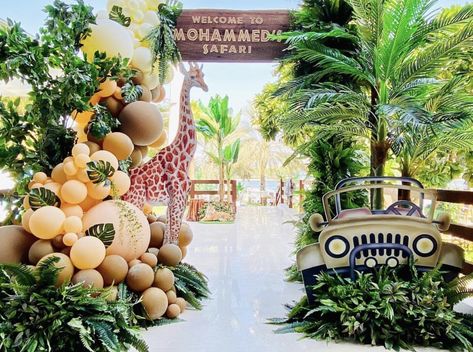 Safari Event Decor, Jungle Entrance Decor, Safari Entrance Decor, Safari Bday Theme, Outdoor Safari Birthday Party, Jungle Theme Entrance Decor, Madagascar Theme Party, Safari Themed Birthday Party Decoration, Safari Pool Party