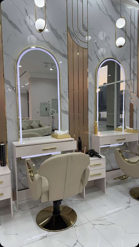 Unisex Salon Interior Design, Hairdressing Salon Ideas, Hair Salon Mirrors, Booth Rent Salon, At Home Hair Salon, Beauty Salon Decor Luxury, Luxury Salon Interior Design, Black And Gold Salon, Natural Glowing Makeup