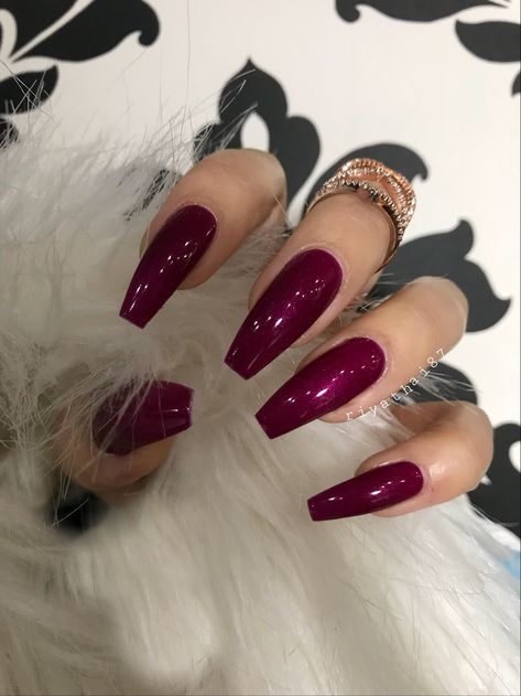 Fall nails 🍁🍂 Beautiful Ombre Nails, Hot Color Nails, Ombre Nail Designs Fall, Maroon Ombre Nails, 1 Color Nails, Pretty Nails For Fall, Fall Colors For Nails, Fall Nail Styles, Different Nails